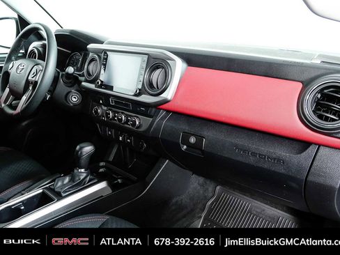 Used 2022 Toyota Tacoma SR5 AWD/4WD image 21