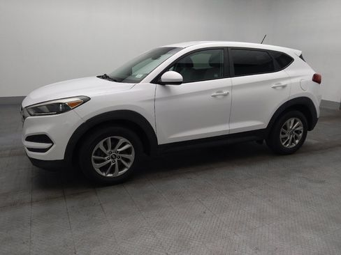 Used 2017 Hyundai Tucson SE FWD image 2