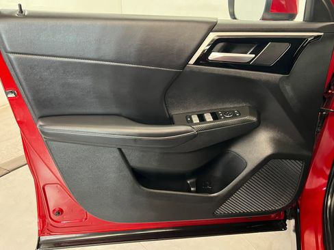 Used 2023 Mitsubishi Outlander SE image 14