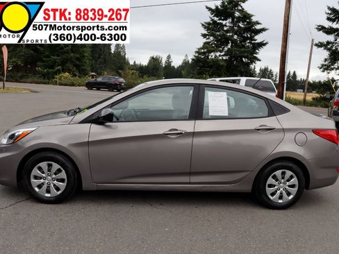 Used 2017 Hyundai Accent SE image 4