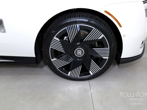 Used 2025 Rolls-Royce Spectre w/ Spectre Enhancement Package image 33