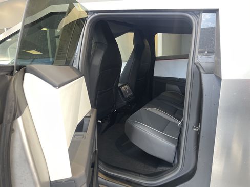 Used 2024 Tesla Cybertruck Cyberbeast AWD/4WD image 34