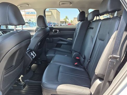 Used 2022 Kia Sorento S FWD image 25