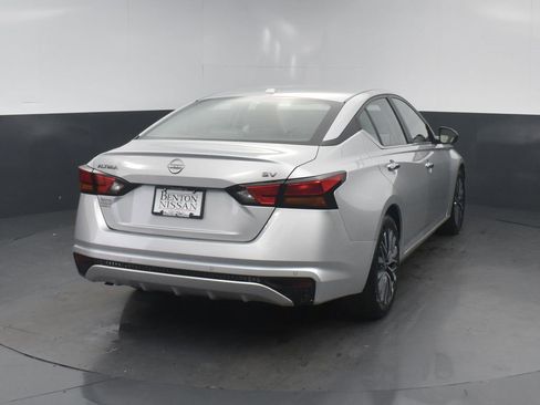 Used 2024 Nissan Altima 2.5 SV image 18