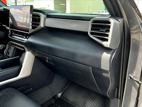 Used 2025 Toyota Tundra Limited image 17
