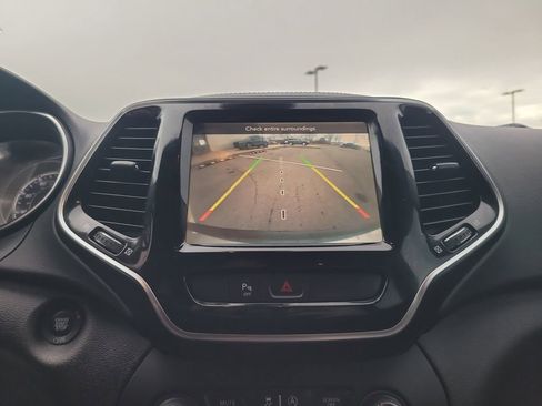 Used 2019 Jeep Cherokee Limited w/ Trailer Tow Group image 21