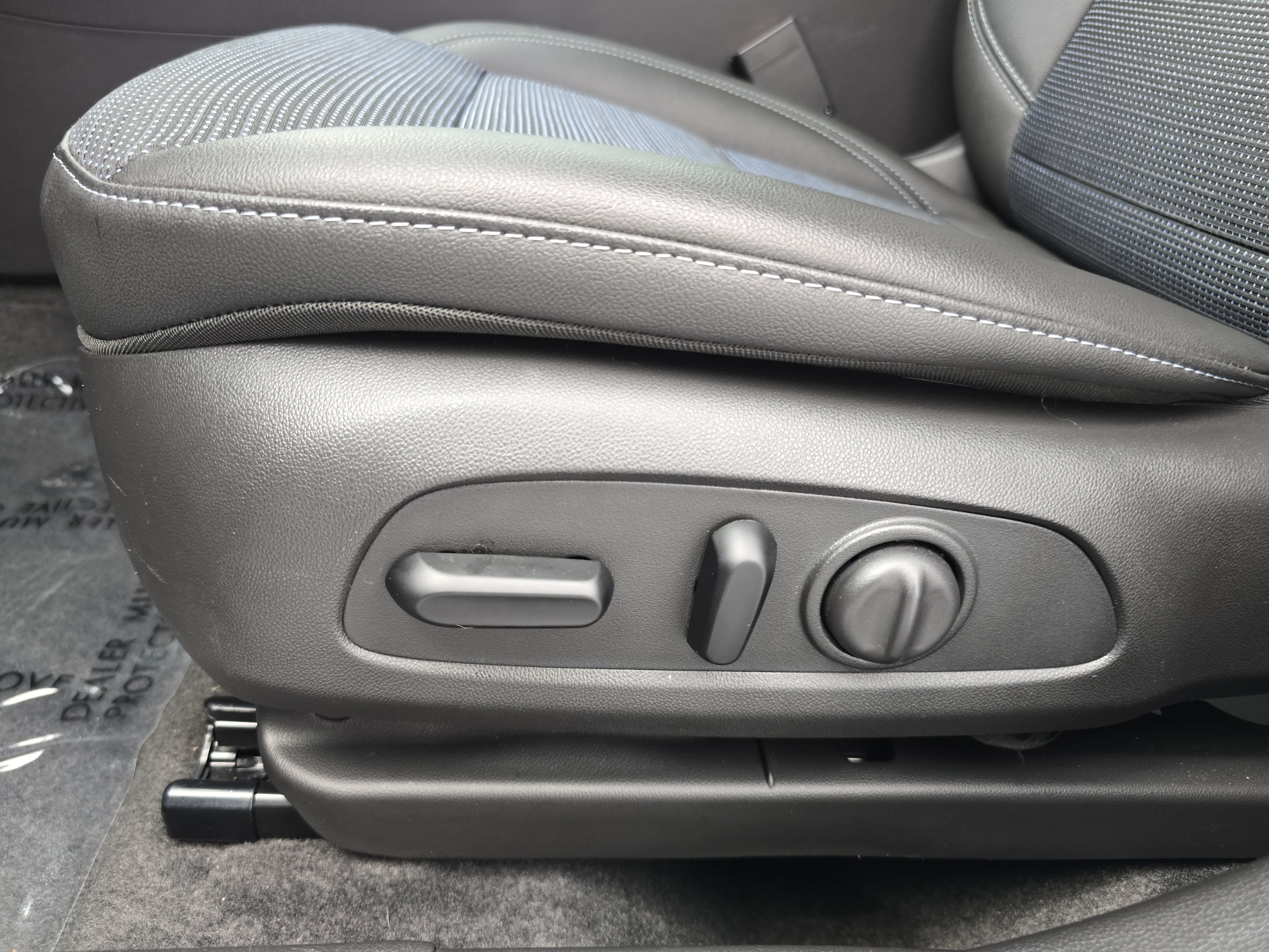 Used 2025 Buick Envista Preferred w/ Convenience I Package FWD image 29