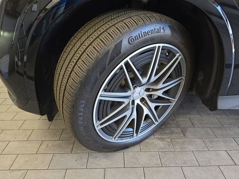 Certified 2025 Mercedes-Benz GLC 43 AMG 4MATIC image 33