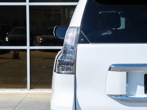 Used 2021 Lexus GX 460 Premium w/ Premium Package AWD/4WD image 12