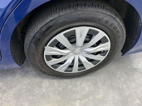 Used 2024 Toyota Camry LE FWD image 9