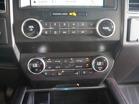 Used 2019 Ford Expedition Limited w/ Equipment Group 303A AWD/4WD image 20
