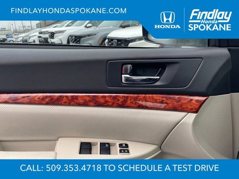 Used 2011 Subaru Outback 2.5i Limited image 7