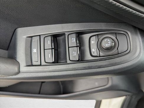 Used 2025 Subaru Crosstrek 2.5i Premium AWD/4WD image 10