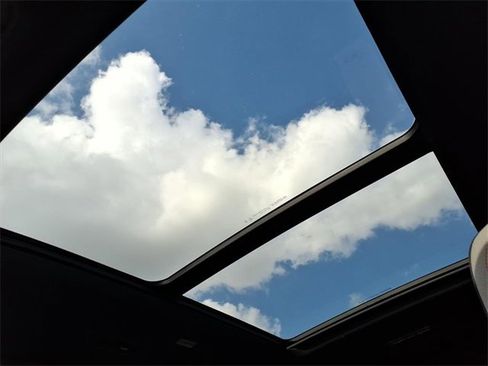 New 2026 Chevrolet Traverse LT image 13