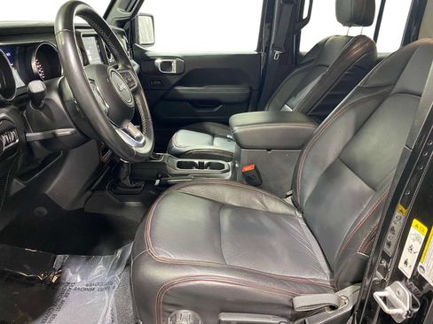 Used 2020 Jeep Wrangler Unlimited Sahara w/ Uconnect 4C Nav & Sound Group AWD/4WD image 13