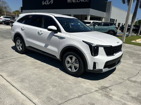 New 2026 Kia Sorento LX FWD image 4