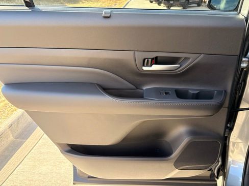 Used 2026 Toyota Grand Highlander Platinum image 26
