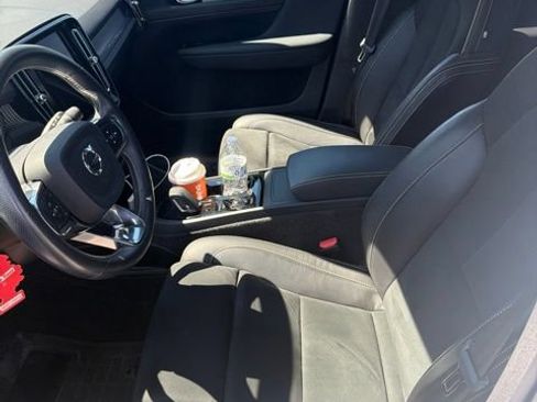Used 2021 Volvo XC40 T5 R-Design w/ Climate Package AWD/4WD image 11