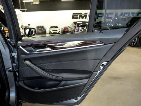 Used 2019 BMW 530i RWD image 45