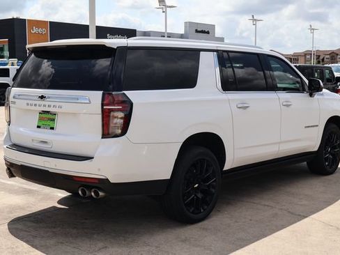 Used 2024 Chevrolet Suburban High Country w/ Premium Package 2 RWD image 6