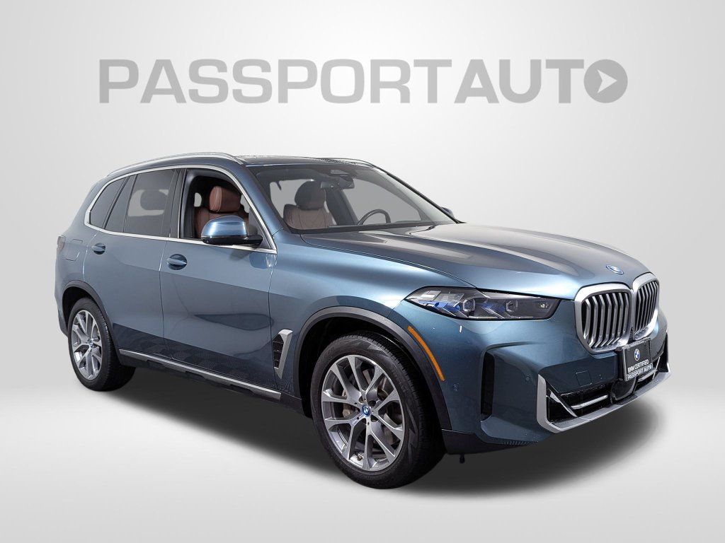 Used 2025 BMW X5 xDrive50e w/ Premium Package AWD/4WD image 11