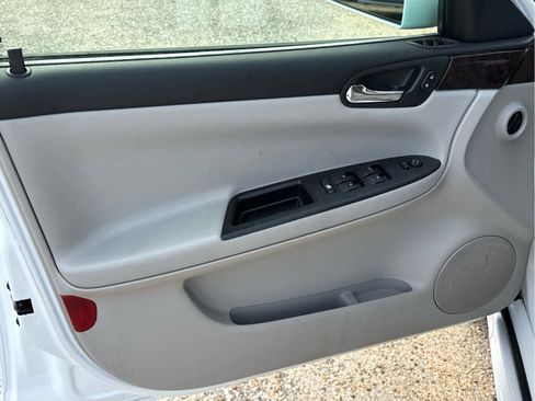 Used 2016 Chevrolet Impala Limited LS image 17