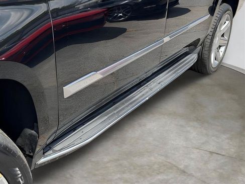 Used 2019 Cadillac Escalade ESV Luxury RWD image 8
