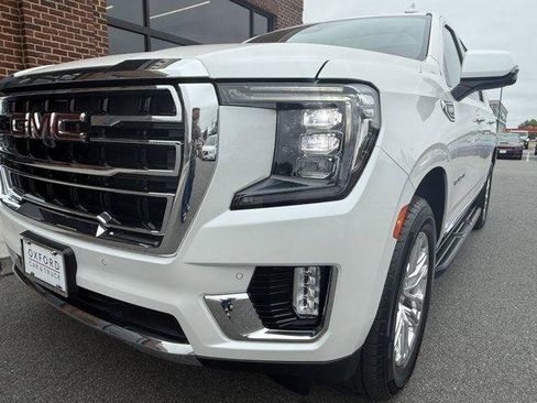 Used 2023 GMC Yukon XL SLT w/ SLT Premium Package AWD/4WD image 11
