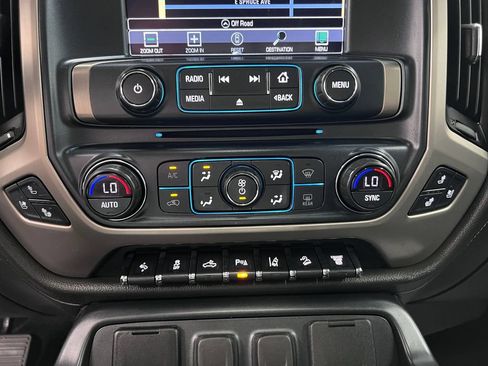 Used 2018 GMC Sierra 2500 Denali w/ Duramax Plus Package AWD/4WD image 15