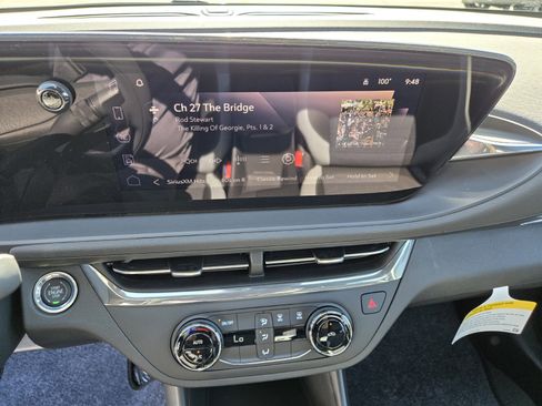 New 2025 Buick Envista Preferred image 11