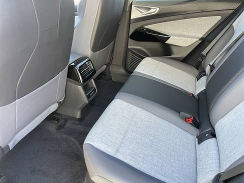 New 2026 Volkswagen ID.4 Pro RWD image 13