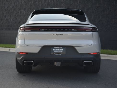 Used 2025 Porsche Cayenne Coupe AWD/4WD image 6