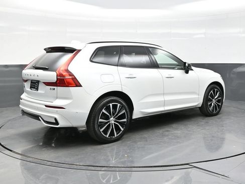 Used 2025 Volvo XC60 B5 Plus AWD/4WD image 7