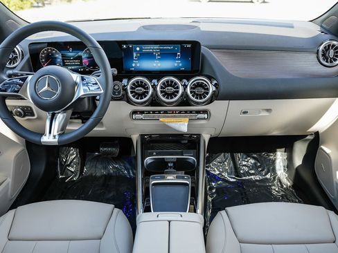 New 2026 Mercedes-Benz GLA 250 4MATIC image 12