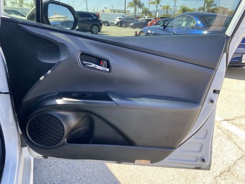 Used 2022 Toyota Prius Limited FWD image 22