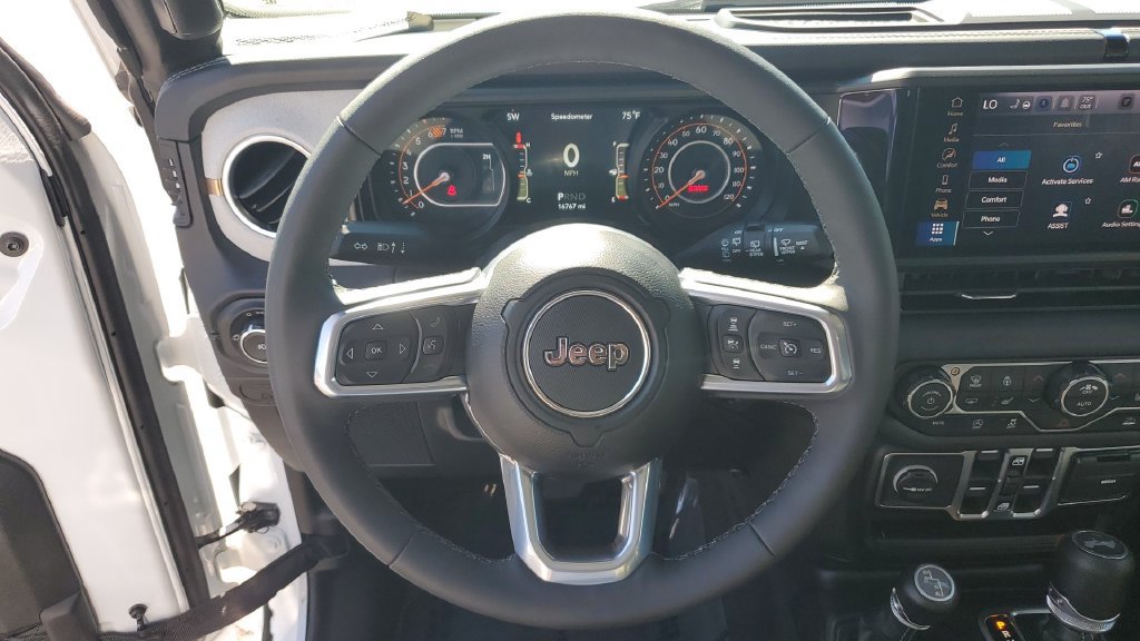 Used 2026 Jeep Wrangler Unlimited Sahara AWD/4WD image 28