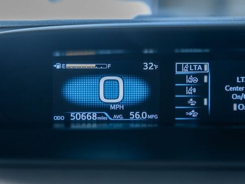 Certified 2022 Toyota Prius LE image 41