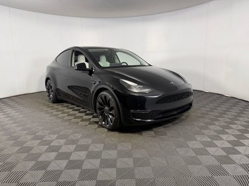 Used 2022 Tesla Model Y Performance AWD/4WD image 15