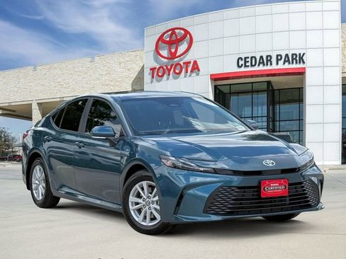 Used 2026 Toyota Camry LE w/ Convenience Package FWD image 1