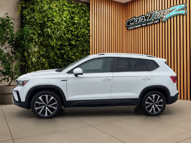Used 2023 Volkswagen Taos SE w/ Panoramic Sunroof Package AWD/4WD image 3