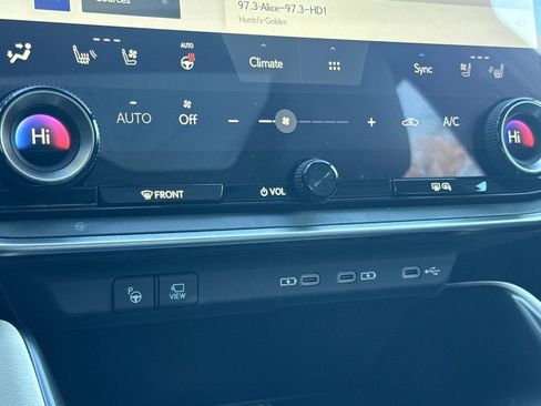 Certified 2023 Lexus RZ 450e Premium image 25