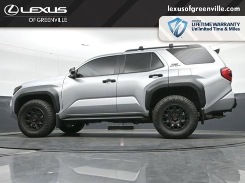 Used 2025 Toyota 4Runner TRD Off-Road Premium AWD/4WD image 38