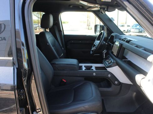 Used 2025 Land Rover Defender 110 S AWD/4WD image 13