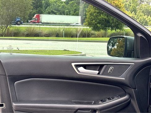 Used 2024 Ford Edge SEL w/ Convenience Package AWD/4WD image 9