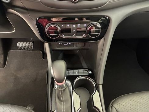 Used 2023 Buick Encore GX Essence w/ Experience Buick Package FWD image 21