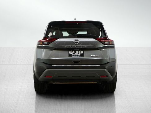 Used 2023 Nissan Rogue SV image 4