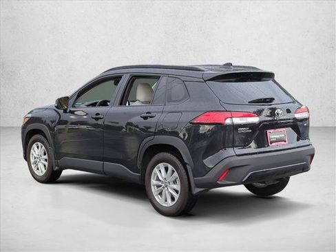 Used 2023 Toyota Corolla Cross LE w/ Moonroof Package FWD image 8
