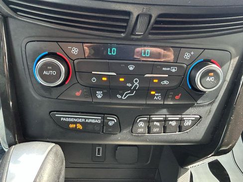 Used 2017 Ford Escape Titanium w/ Canadian Touring Package AWD/4WD image 28