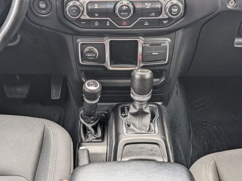 Used 2022 Jeep Wrangler Unlimited Sport AWD/4WD image 17