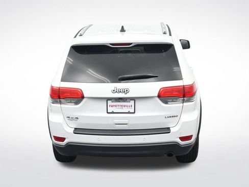 Used 2017 Jeep Grand Cherokee Laredo AWD/4WD image 26